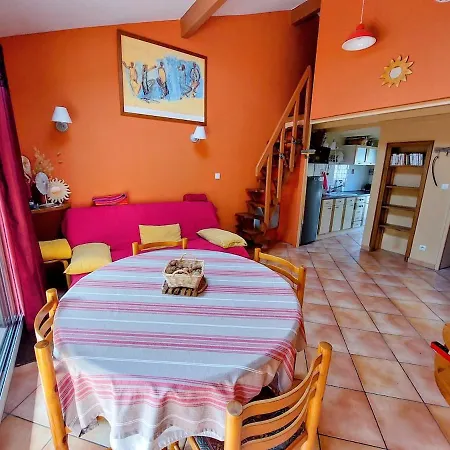 Maison Mitoyenne Dans Résidence Proche De La *